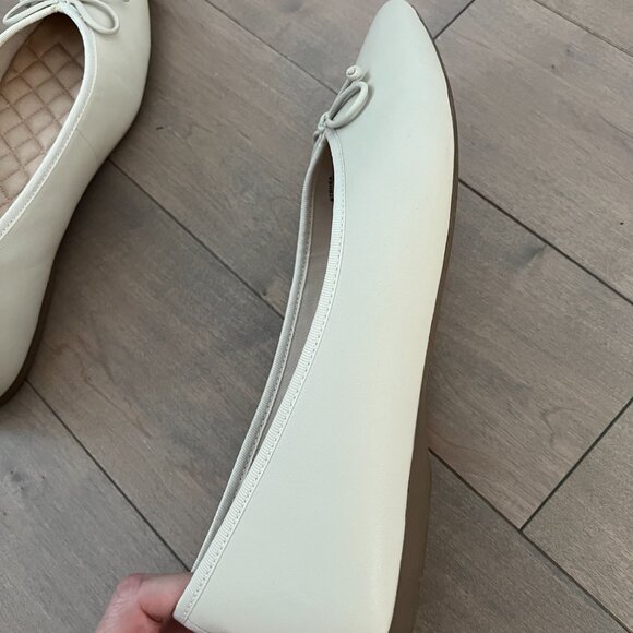 Birdies The Goldfinch Ecru Leather Ballet Flats - Picture 6 of 9